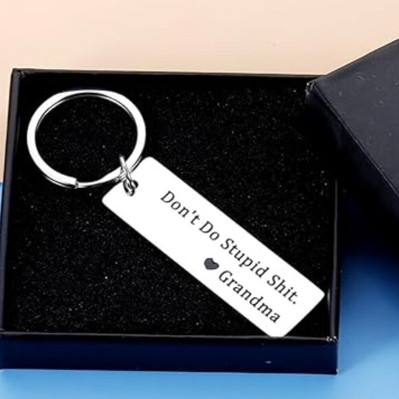 Keychain - Don;t do Stupid Sh*t, Love Grandma - Bag charm - Picture 2 of 4